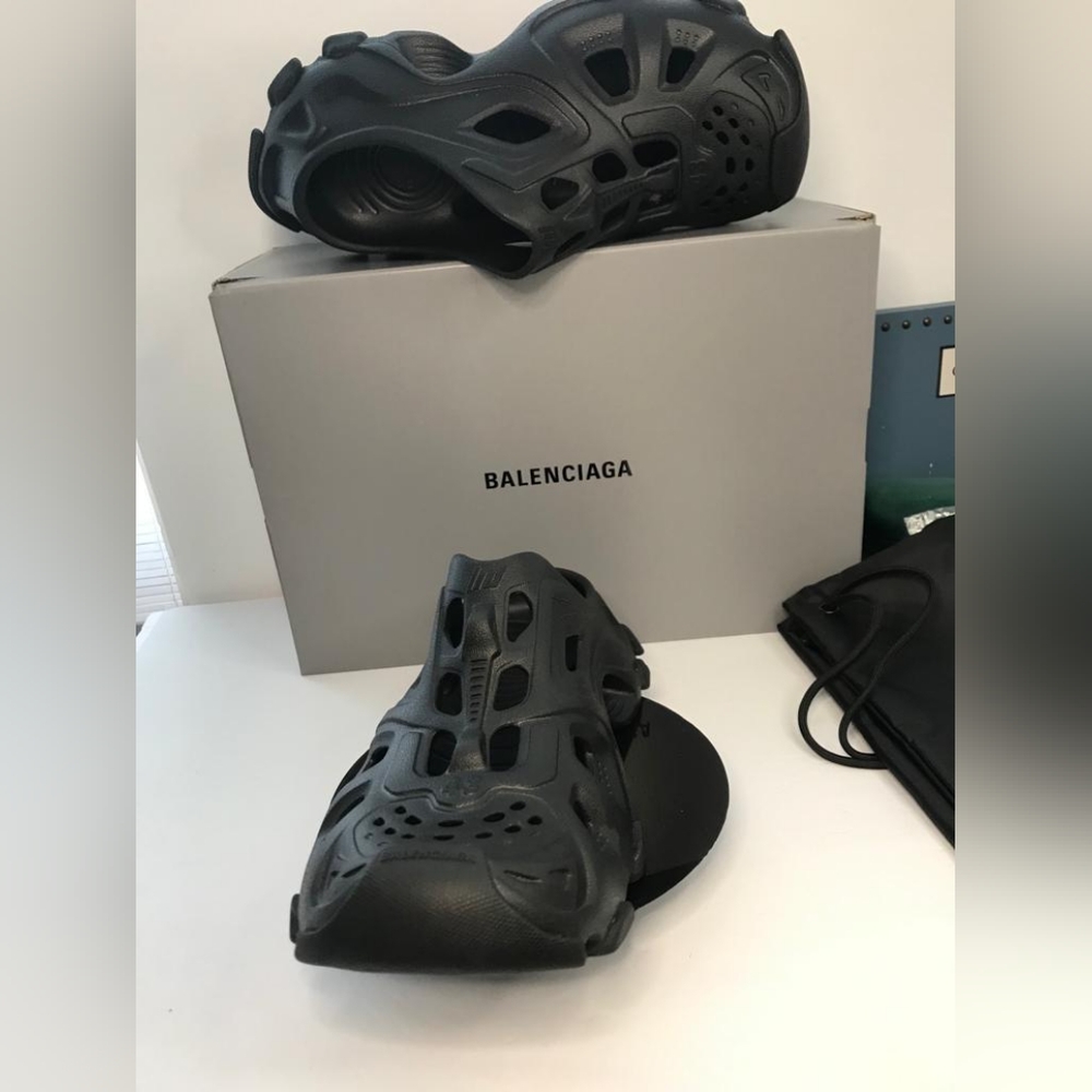 💯New Authentic ConsciousBalenciagaHD cut-out mules - Picture 4 of 11